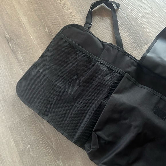 FREE - Picture 4 of 5